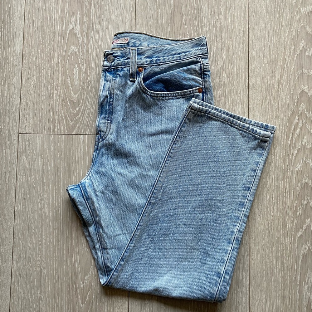 Levis Wedgie Straight Jeans